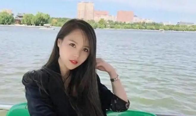 妈近况曝光！摆摊卖甜品想踏出重生第一步麻将胡了2模拟器“重庆姐弟坠亡案”妈(图3)