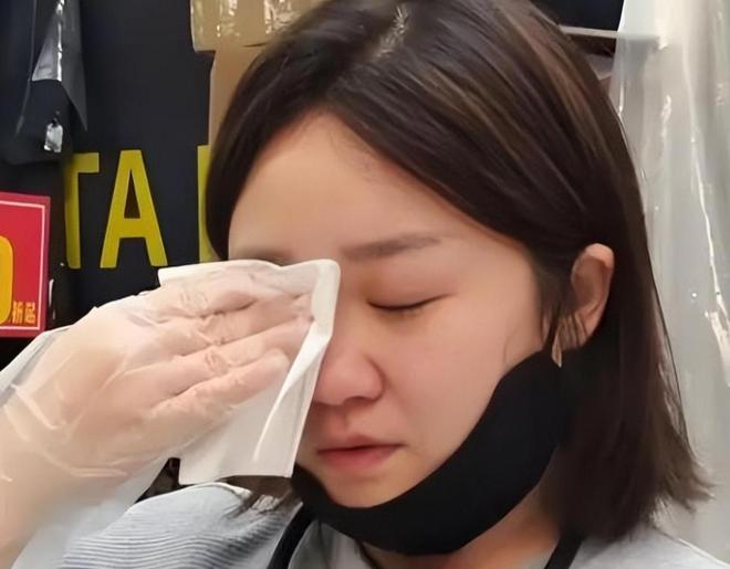 妈近况曝光！摆摊卖甜品想踏出重生第一步麻将胡了2模拟器“重庆姐弟坠亡案”妈(图9)