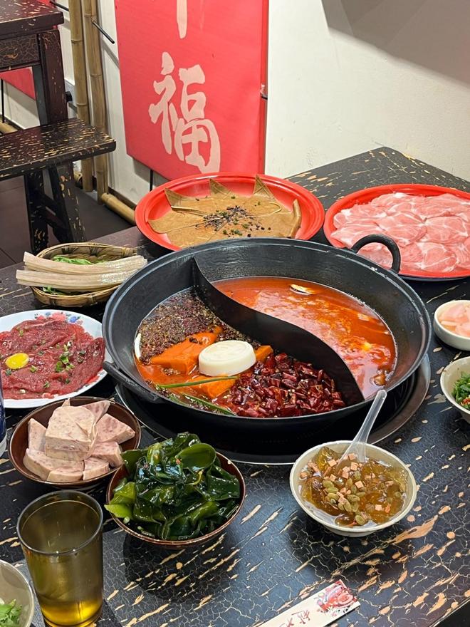 火锅暗藏玄机600多名老人被骗近4200万麻将胡了试玩模拟器又一投资骗局曝光：免费(图3)